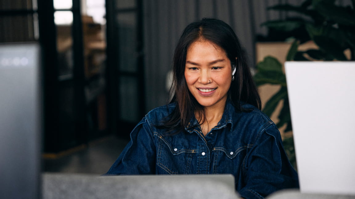 a lady working on the computer