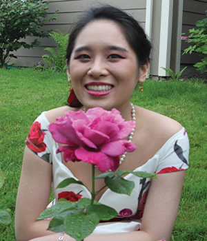 Headshot of 2023 First Tech scholarship recipient, Phuong Huynh.
