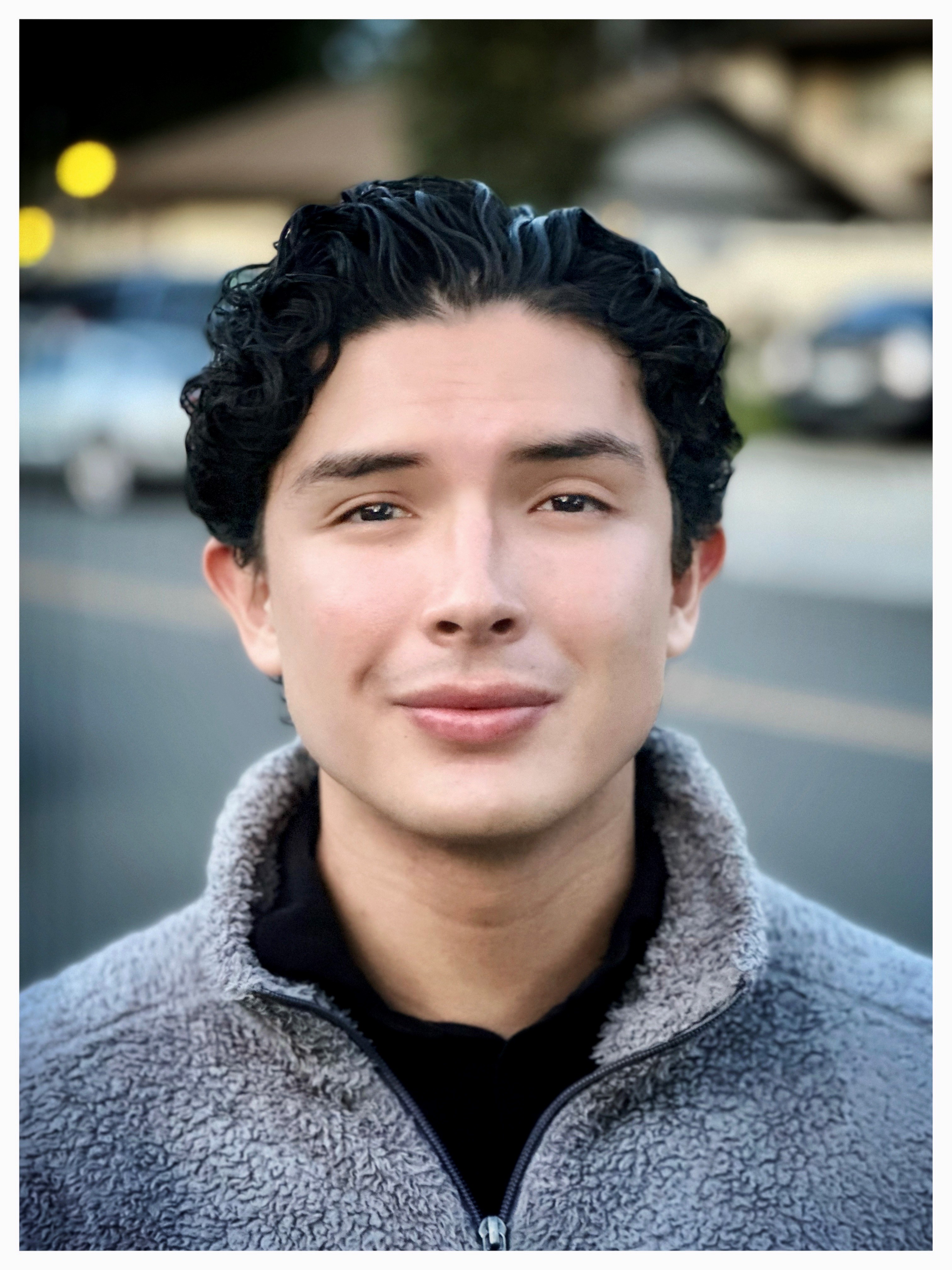 Headshot of 2023 First Tech scholarship recipient, Santiago Ulloa.